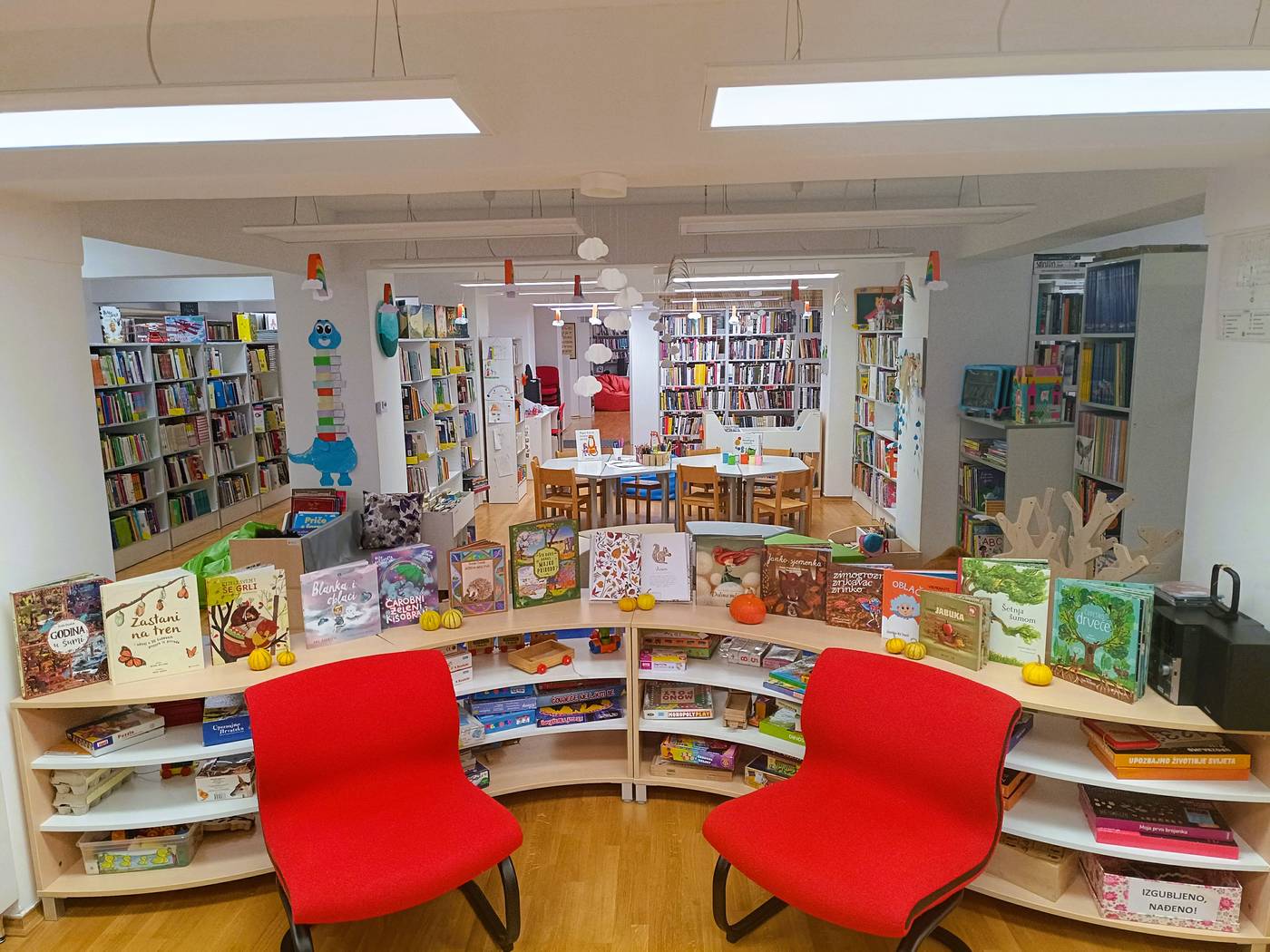 Knjižnica Viktora Žmegača Slatina (5)
